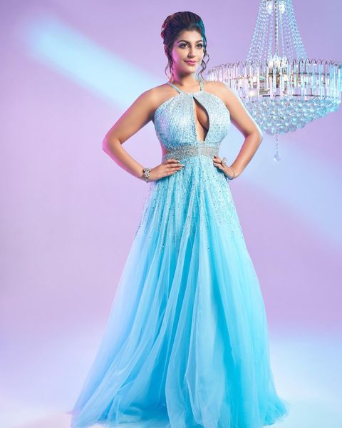 Yashika anandh hot show in centre in glamour dress