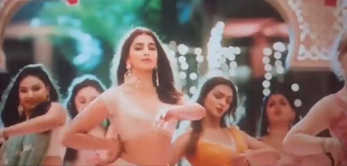 Arabic kuthu dance steps by pooja hegde at starting video viral on social media