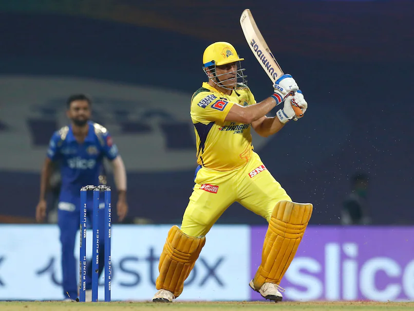 Soori enjoying for dhoni last over in csk match