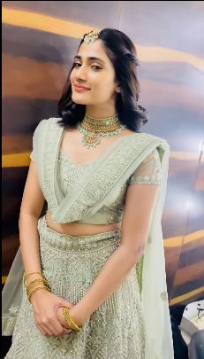 Losliya bridal look video posted on instagram