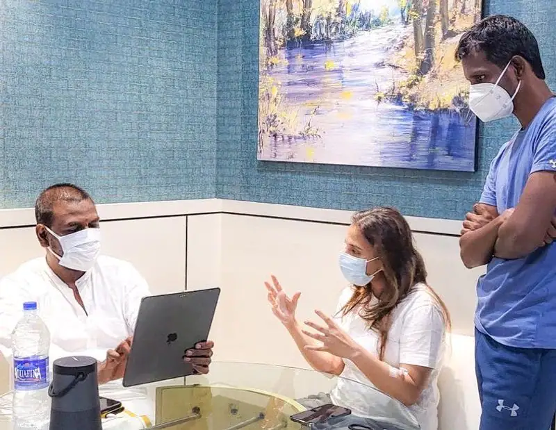 Aiswarya and soundarya rajinikanth fights for visagan to act in new movie