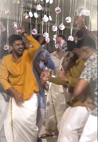 Csk cricketers dance steps for kaathuvaakula rendu kadhal two two two song viral video