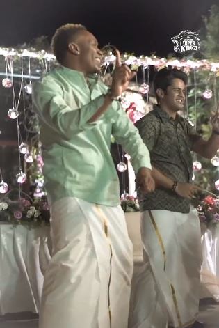 Csk cricketers dance steps for kaathuvaakula rendu kadhal two two two song viral video