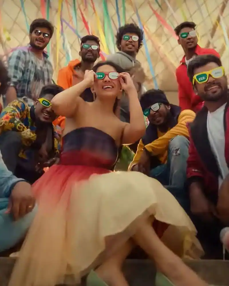 Vani bhojan hot strapless photos on an ad shoot getting viral