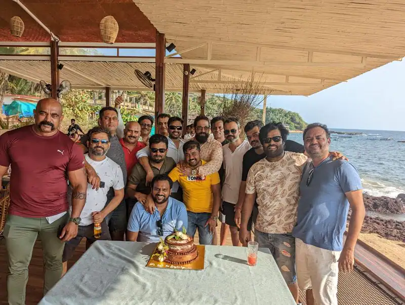 Ajith famous dialogue written on kgf 2 success party cake indicates kgf chapter 3