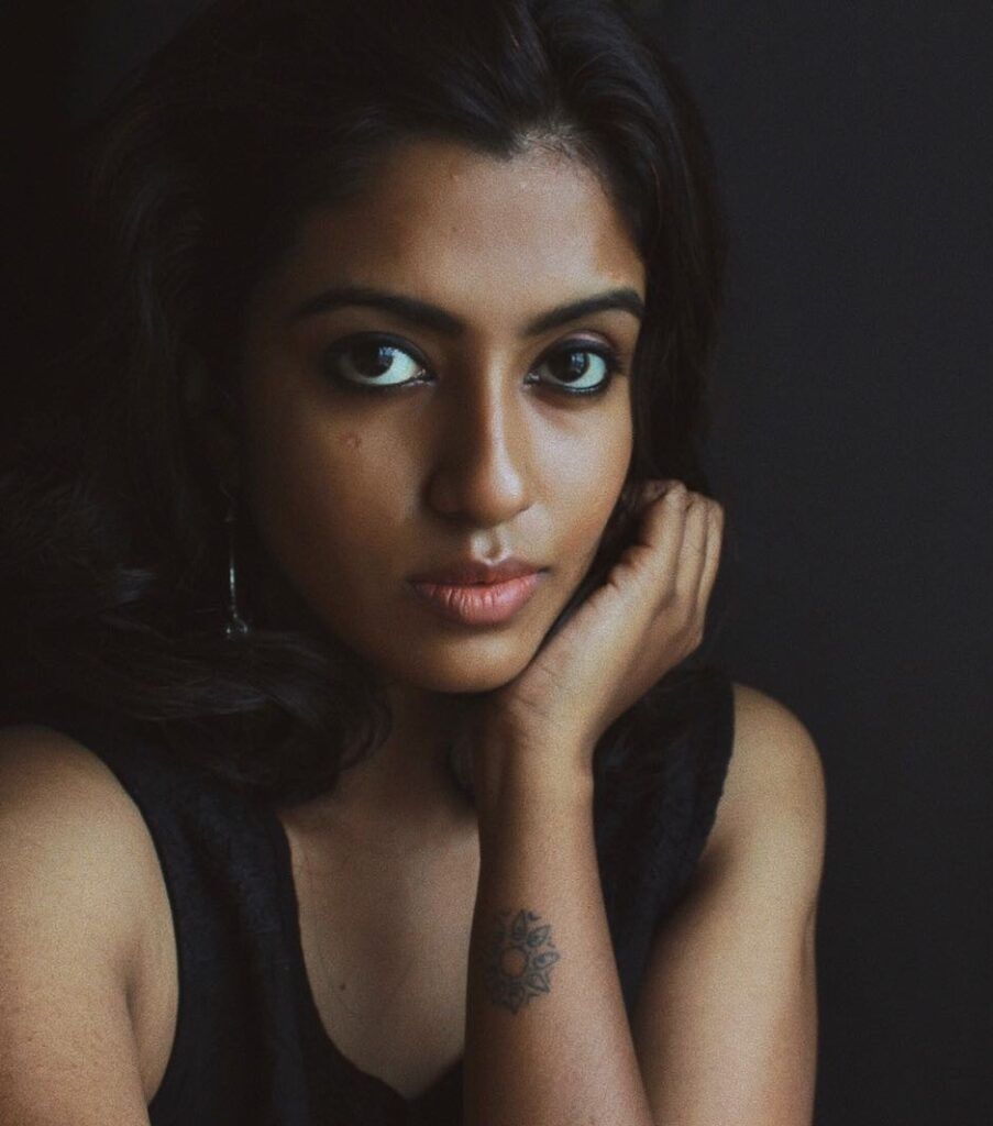 Roshini haripriyan hot latest photos getting viral on social media