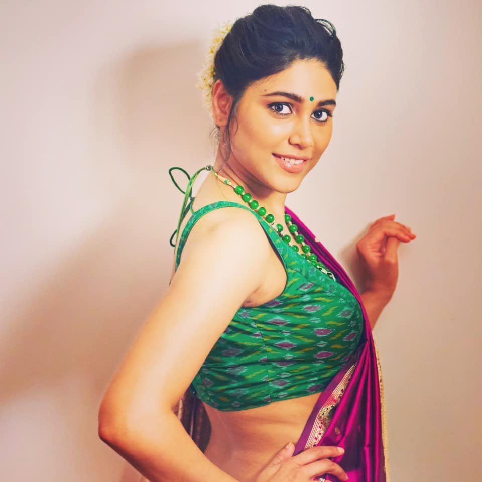 Manisha yadav hot photos with towel in bedroom