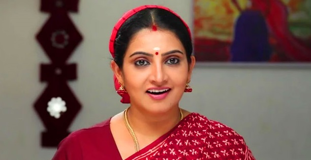 Pandian stores sujitha dhanush getting prestigious award from governor