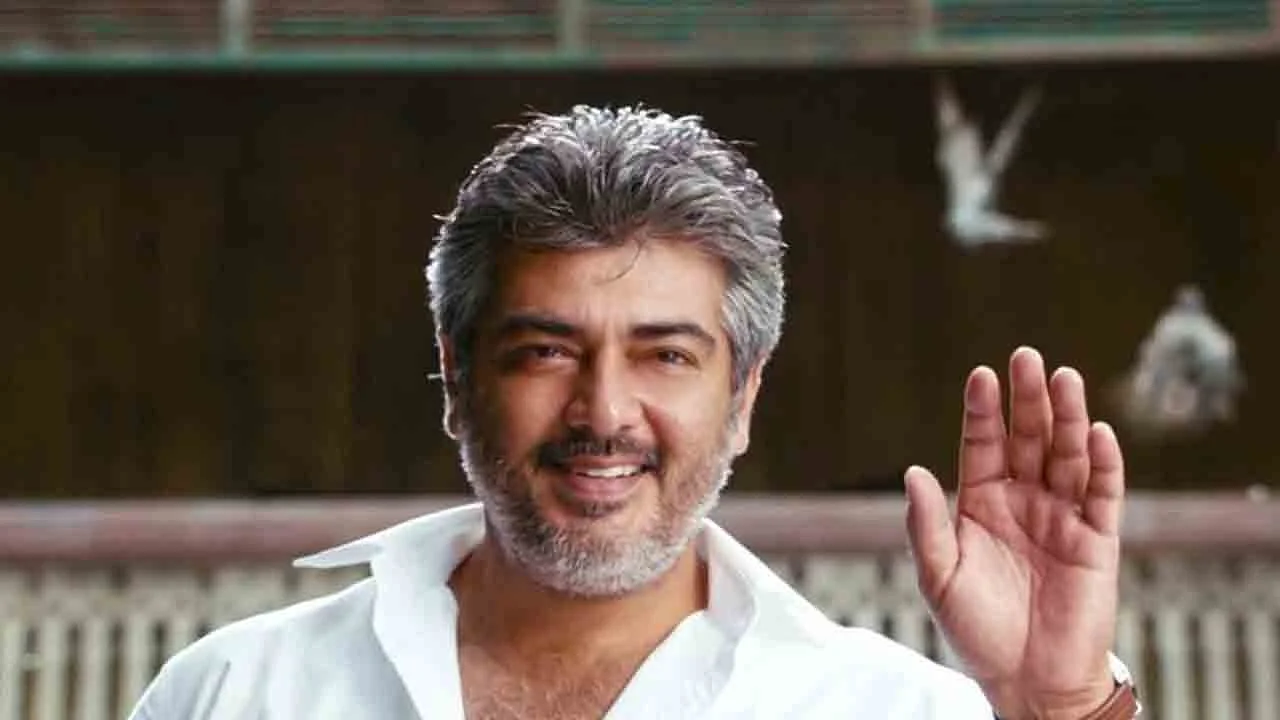 Shalini and shamlee photo getting viral seems to be ajith birthday celebration party