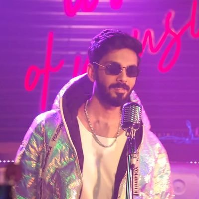 Anirudh late wish for ajith birthday viral tweet