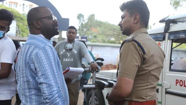 Udhayanidhi speaks about aari in nenjukku needhi success meet