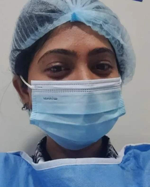 Biggboss julie got laser surgery done photos from hospital getting viral