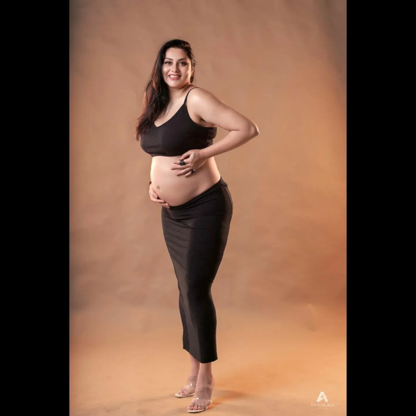 Actress namitha announced her pregnancy by sharing photos