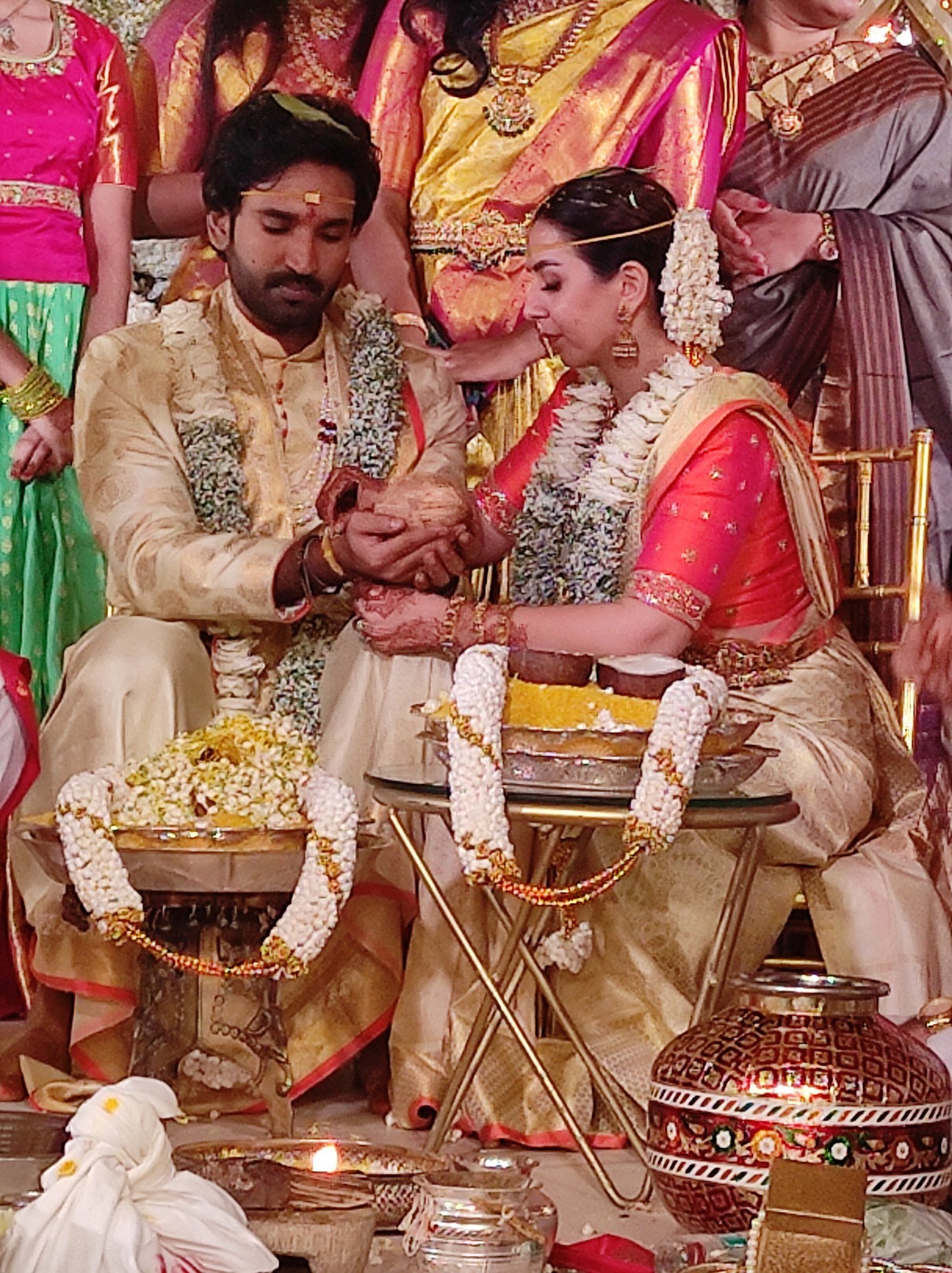 Aadhi pinnisetty and nikki galrani marriage photos getting viral on social media