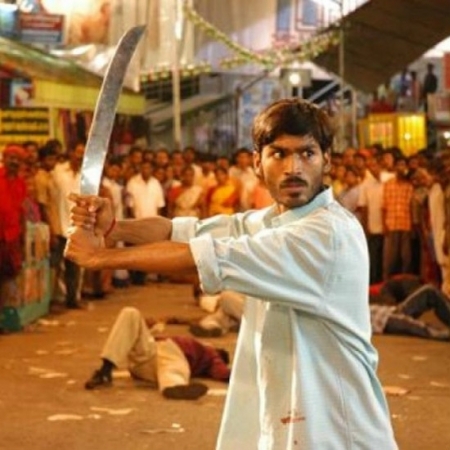 Dhanush looks young in vaathi movie
