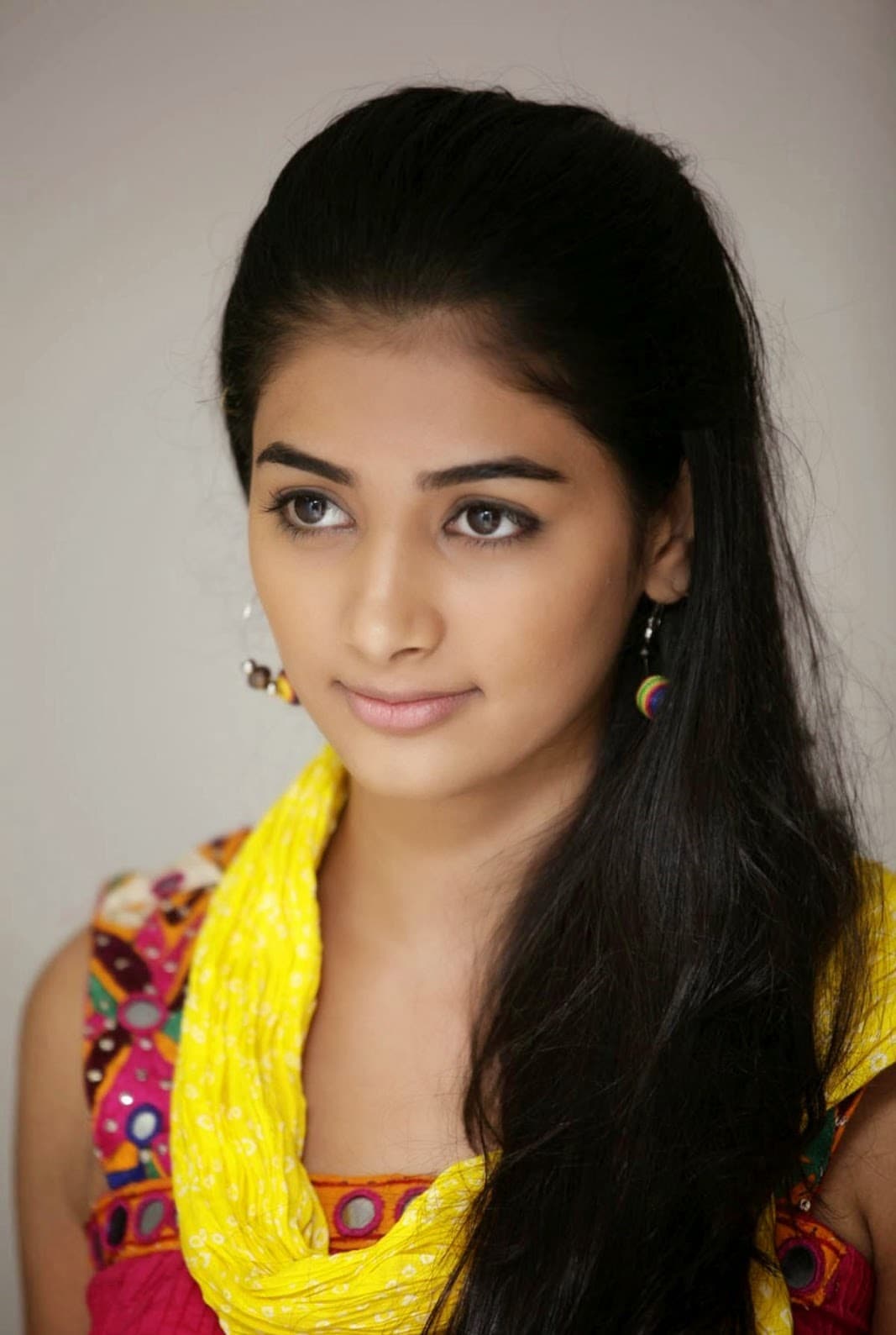 Pooja hegde old versus new photos getting viral on social media