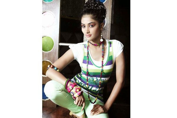 Pooja hegde old versus new photos getting viral on social media