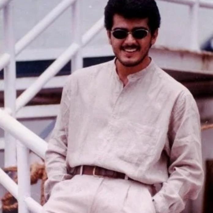 Ajith latest photos with family and fans getting viral on social media