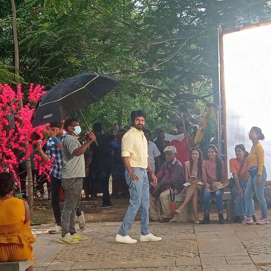 Sivakarthikeyan sk20 titled as prince first look released