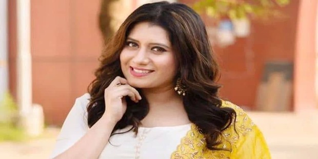 Vijay Television Anchor Priyanka Despande Left Job At Vijaytv