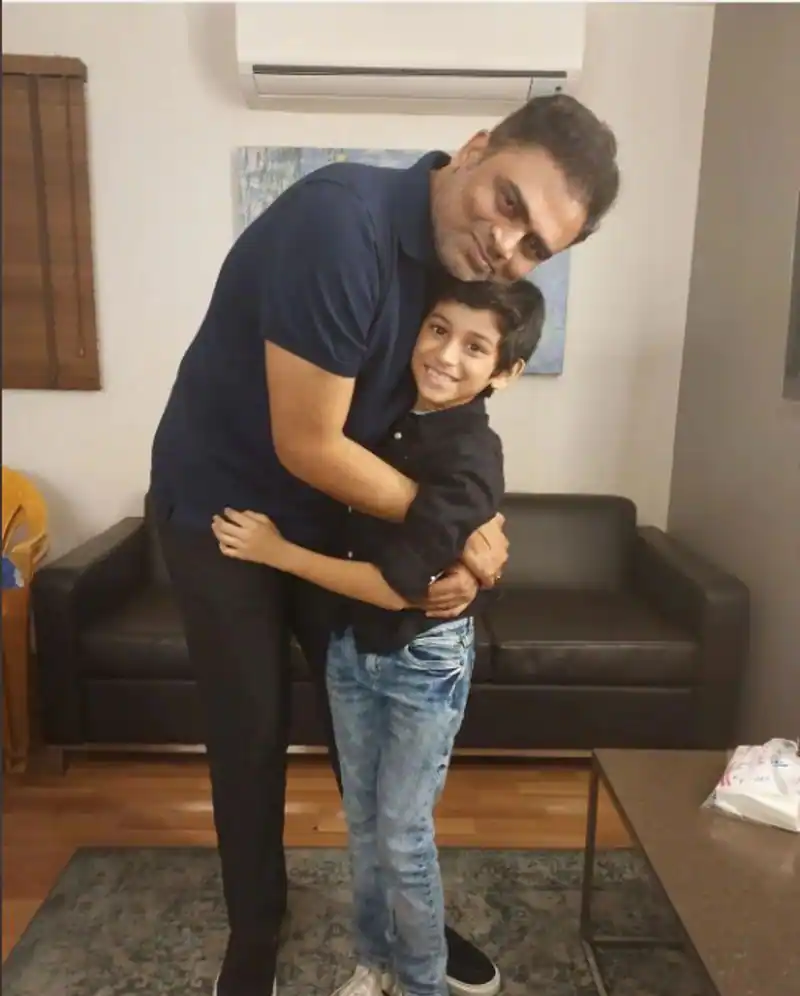 Thalapathy vijay to act as 2 kids father in thalapathy66 photos spreading viral