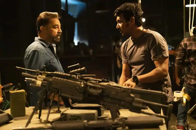 Superstar rajinikanth phonecall with kamalhaasan about vikram movie