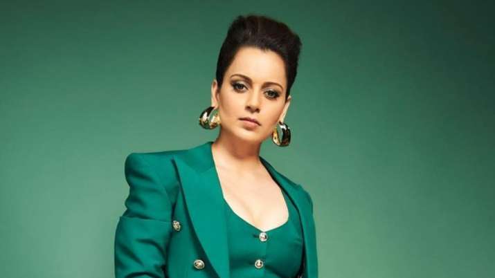 Kangana ranaut status getting viral on social media for qatar airways post