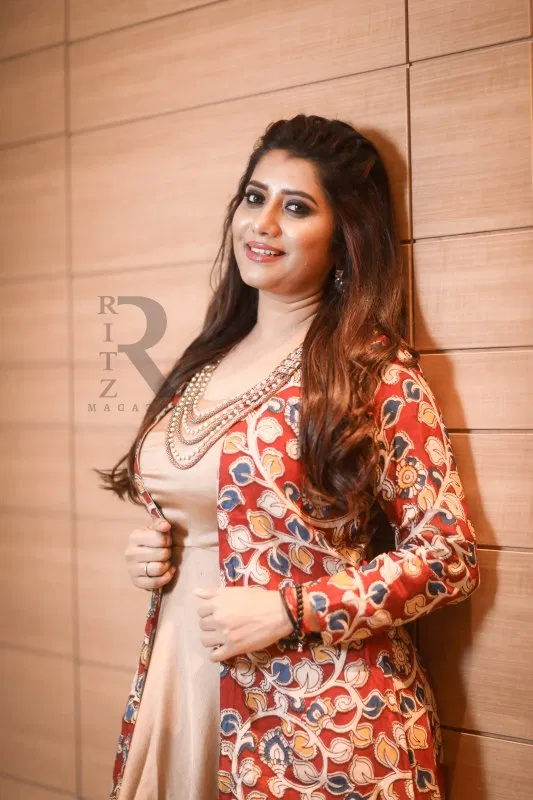 Fans questions about priyanka deshpande husband due her latest post