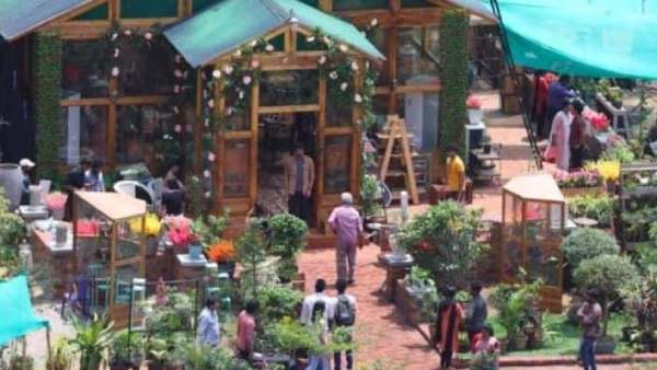 Thalapathy66 title varisu and first look photo trending on social media