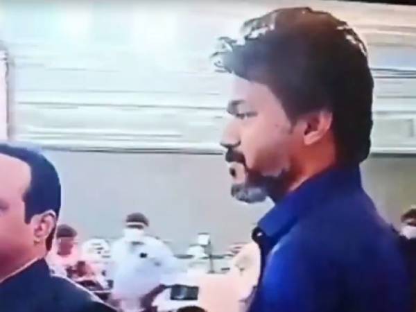 Thalapathy vijay in nayanthara vignesh shivan marriage photo getting viral