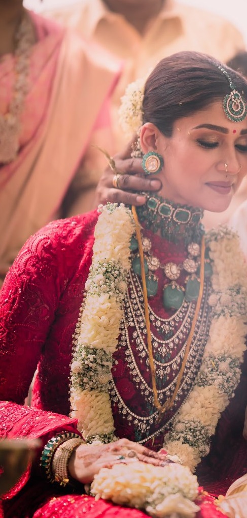 Nayanthara gifted 20 crore worth bungalow to vignesh shivan photos getting viral