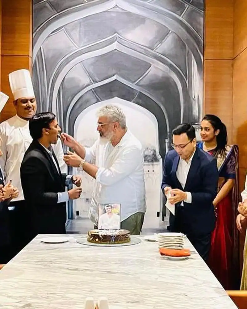 Ajith kumar cutting cake in hyderabad hotel