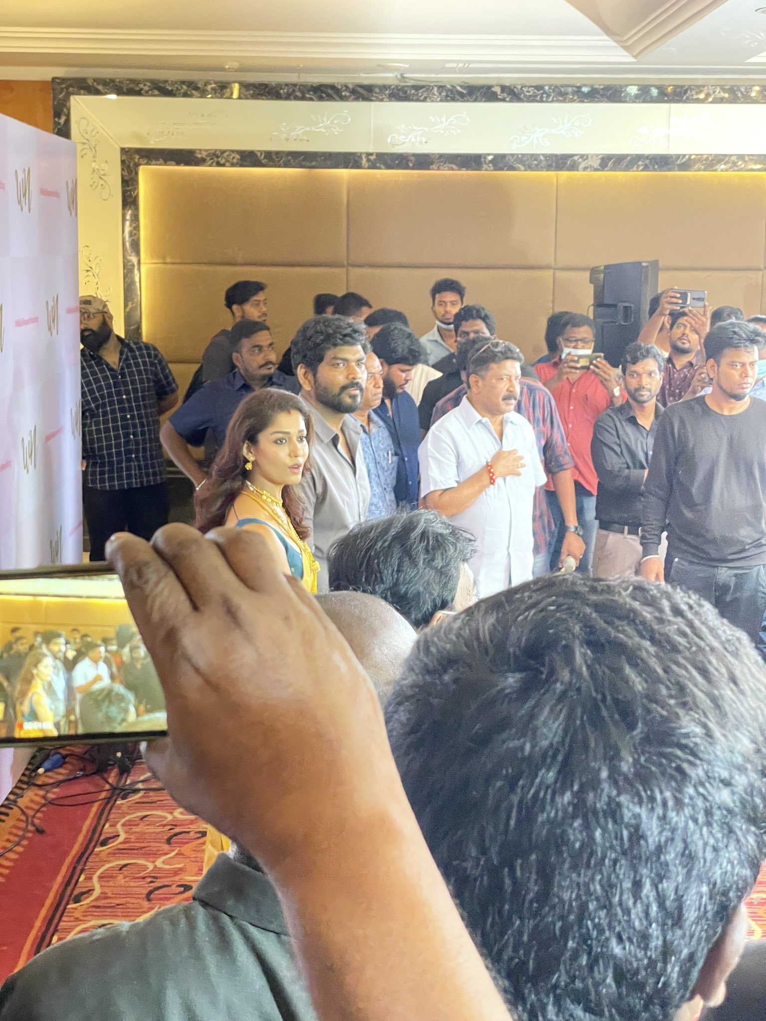 Vignesh shivan and nayanthara at press meet after marriage photos viral