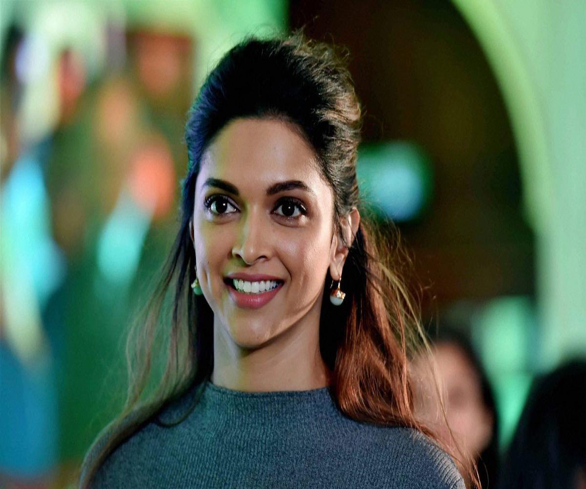 deepika padukone got admitted in hospital due to high pressure