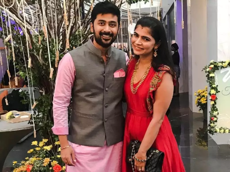 chinmayi warning comment on raja rani archana photo with vairamuthu getting trending and viral