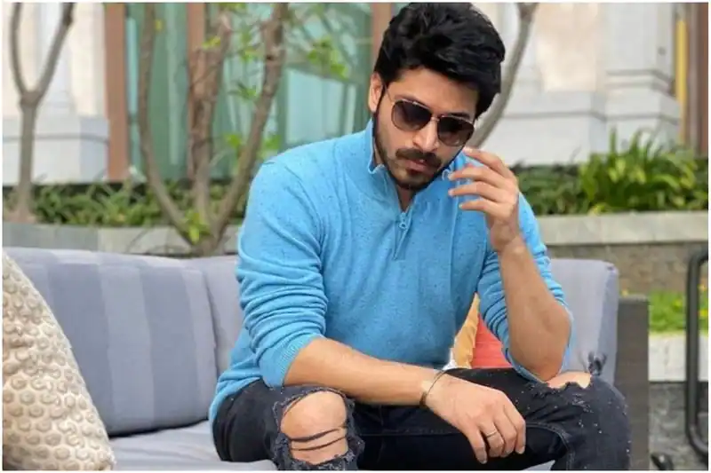 harish kalyan to get married soon and his pair pic getting viral
