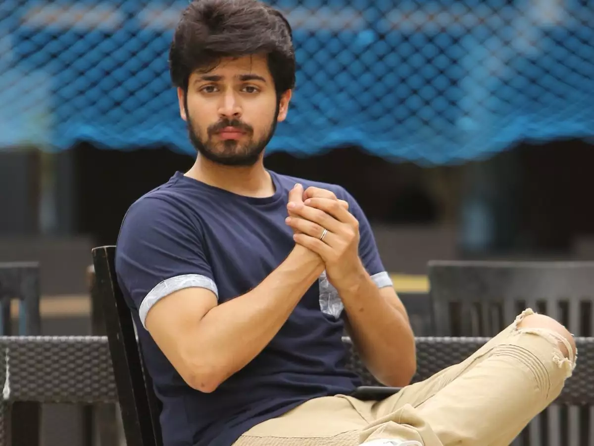 harish kalyan to get married soon and his pair pic getting viral