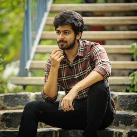 harish kalyan to get married soon and his pair pic getting viral