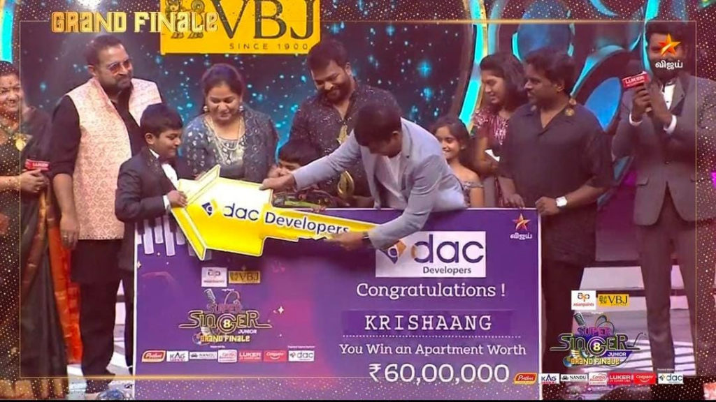 James vasanth angry on super singer finale song sung by 8 year old girl