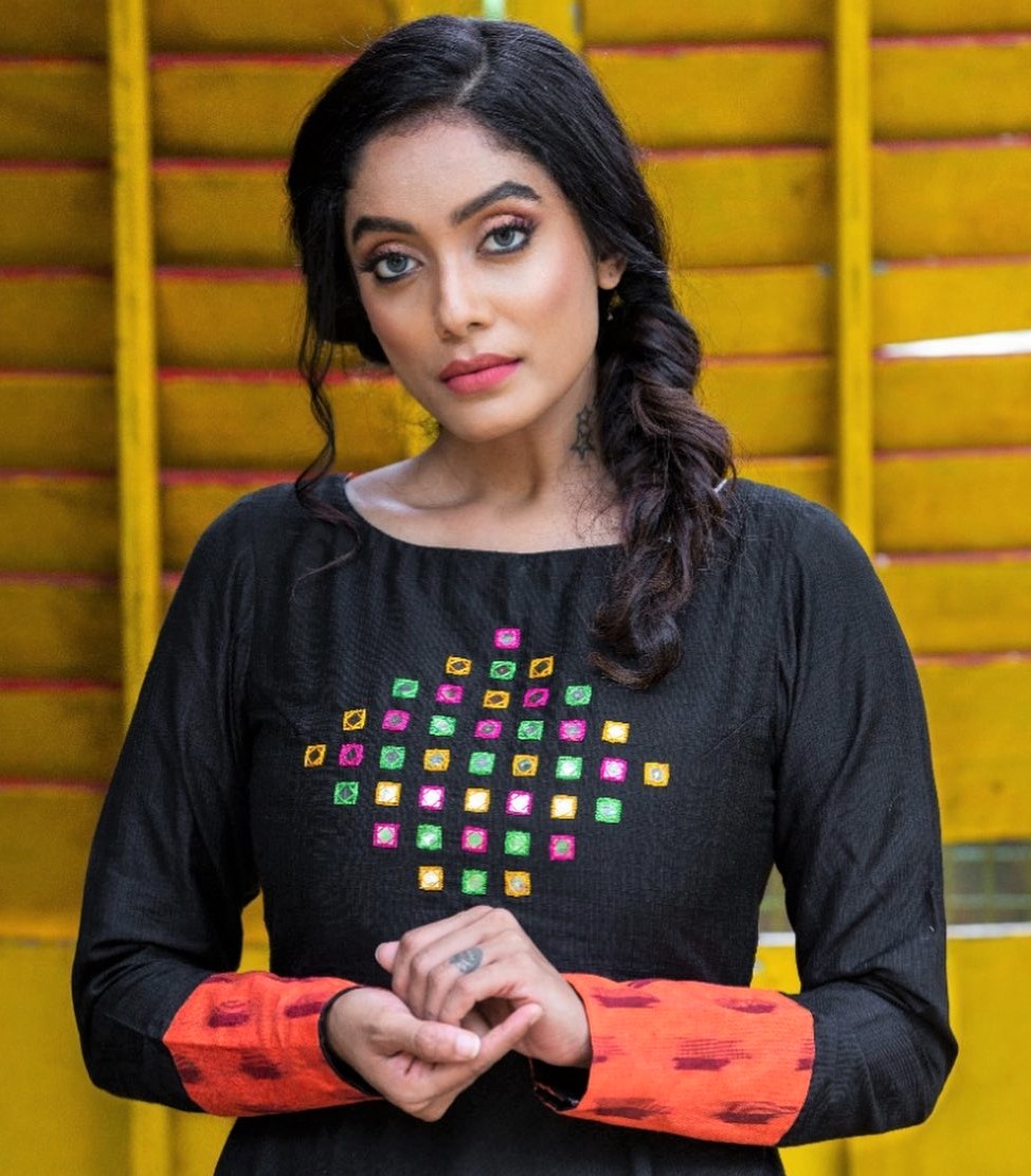 Abirami venkatachalam asks for votes for piercing in septum