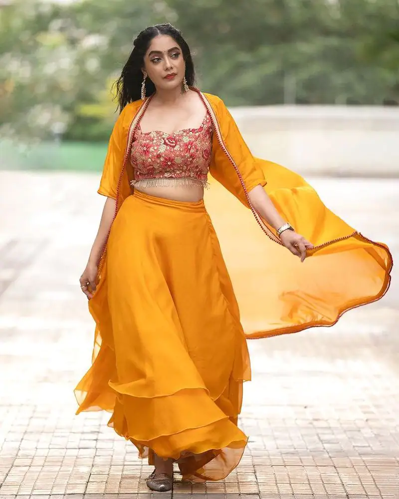 Abirami venkatachalam asks for votes for piercing in septum