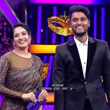 Pavani reddy sister changes her opinion about amir video getting viral on social media