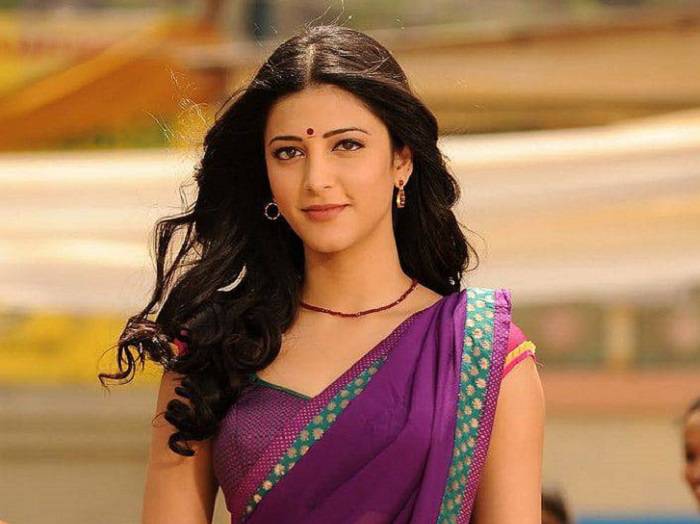 Shruthi haasan following sunny leone video getting viral on social media