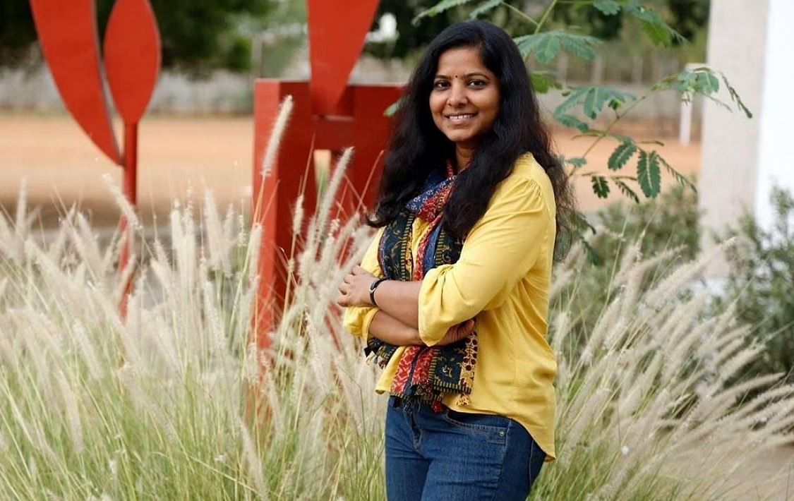 Leena manimekalai posts new photo which creates controversy