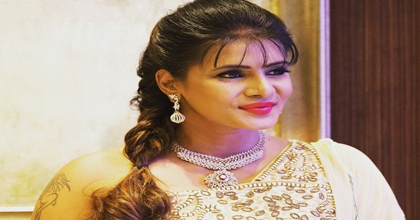 Meera mithun with director photos getting viral