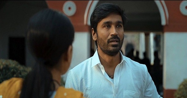 Dhanush movie actress sara alikhan angry on popular bollywood director