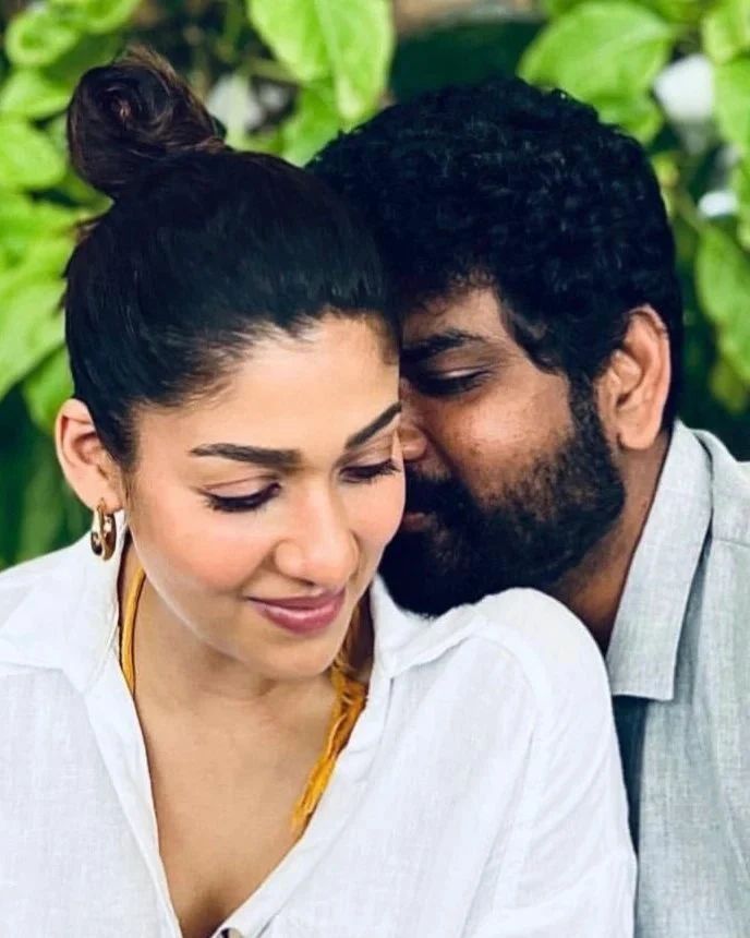Nayanthara vignesh shivan romantic photos getting viral on social media