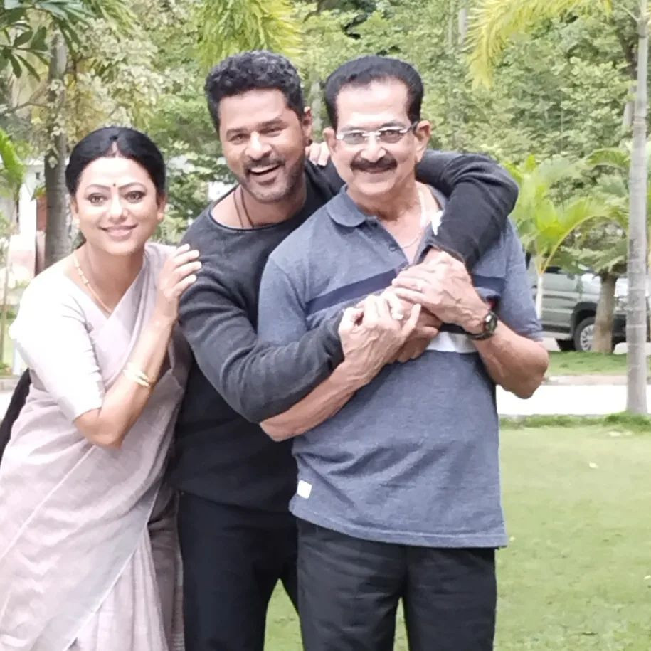 Baakiyalakshmi serial actress suchitra enters cinema in top popular actor movie photos getting viral