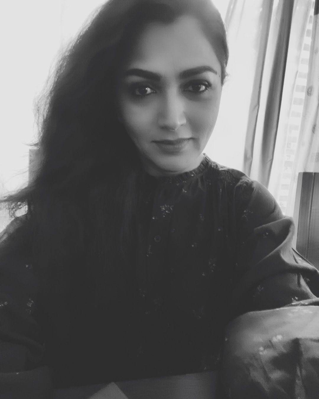 kusboo tweet in tamil getting trolled by netizens