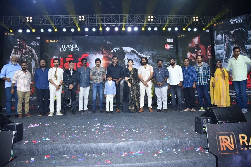 Udhayanidhi stalin trolls vishal on laththi teaser launch function